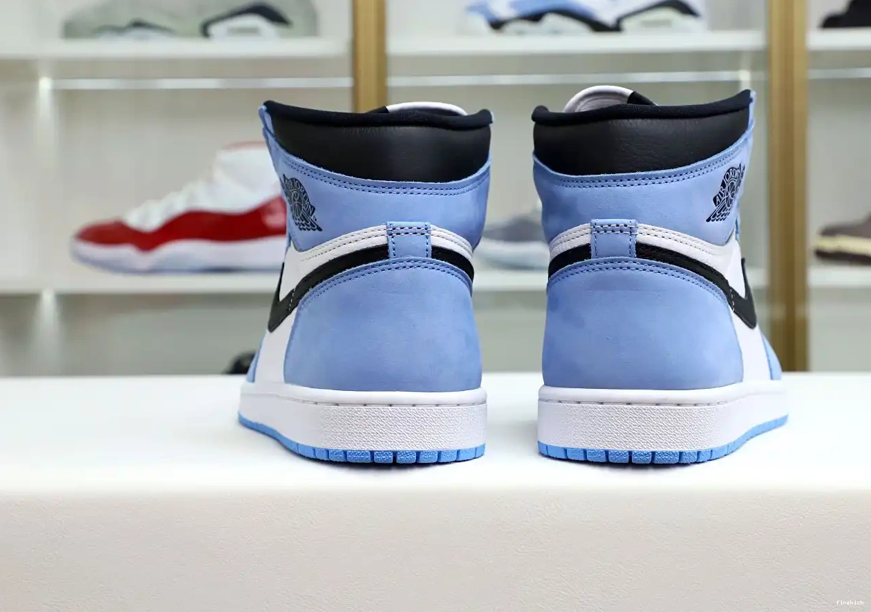 1 HIGH RETRO 'UNIVERSITY AIR JORDAN OG 0413